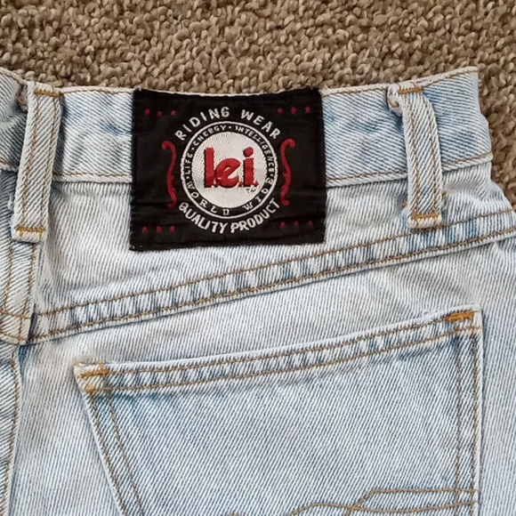 Vintage 90's Lei Sunflower Embroidered Denim Shorts - Picture 3 of 7